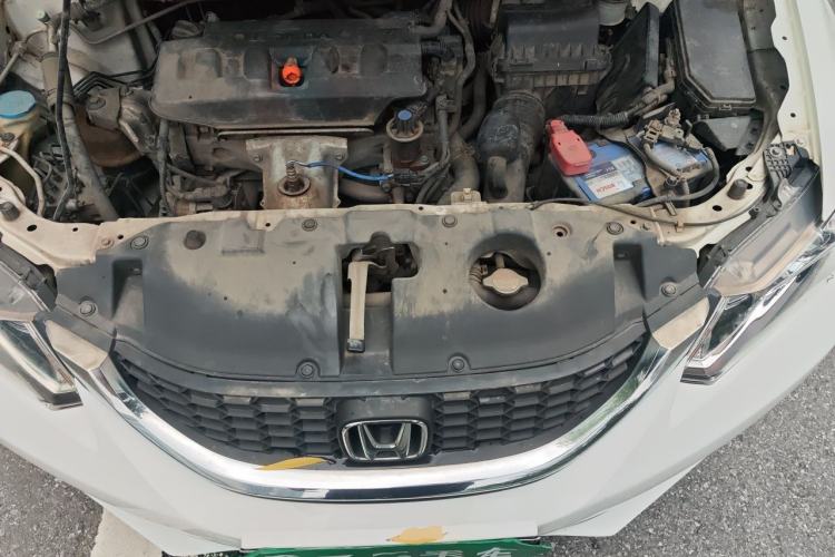 Used Honda Civic 2014 1.8L automatic comfort version Engine Bay