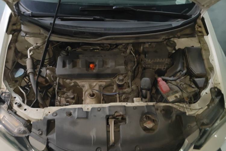 Used Honda Civic 2014 1.8L automatic comfort version Engine Bay