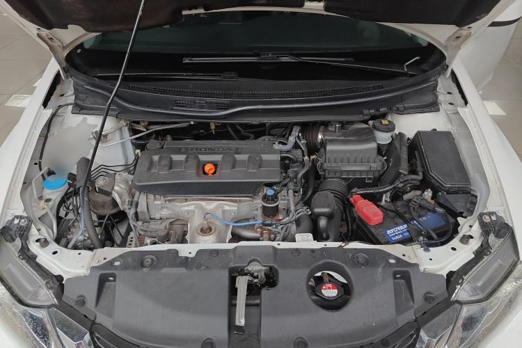 Used Honda Civic 2014 1.8L automatic comfort version Engine Bay