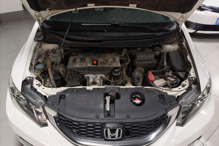 Used Honda Civic 2014 1.8L Automatic Classic Edition Engine Bay