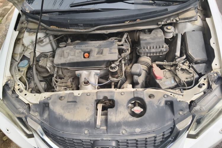 Used Honda Civic 2014 1.8L automatic luxury edition Engine Bay