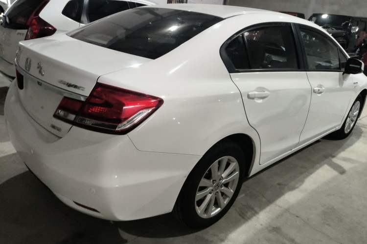 Used Honda Civic 2014 1.8L automatic comfort version Exterior 3