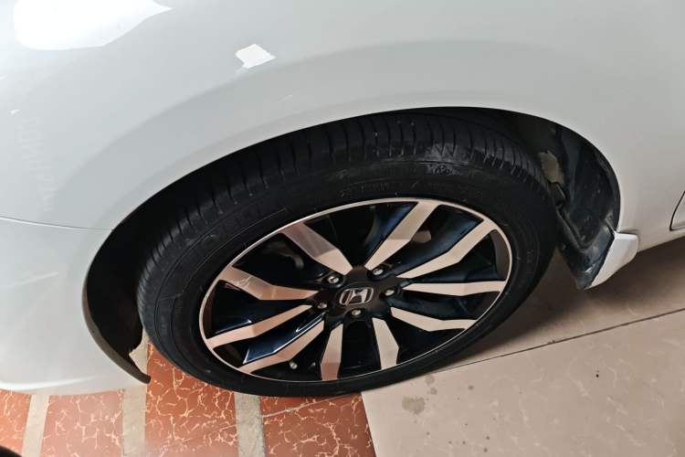 Used Honda Civic 2014 1.8L automatic luxury edition Exterior 4