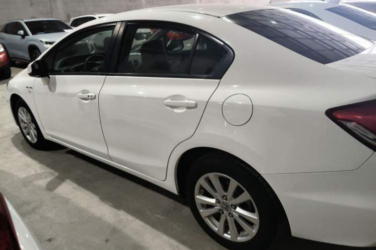 Used Honda Civic 2014 1.8L automatic comfort version Exterior 5