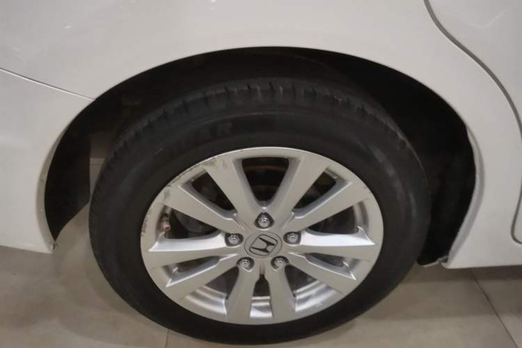 Used Honda Civic 2014 1.8L automatic comfort version Exterior 5