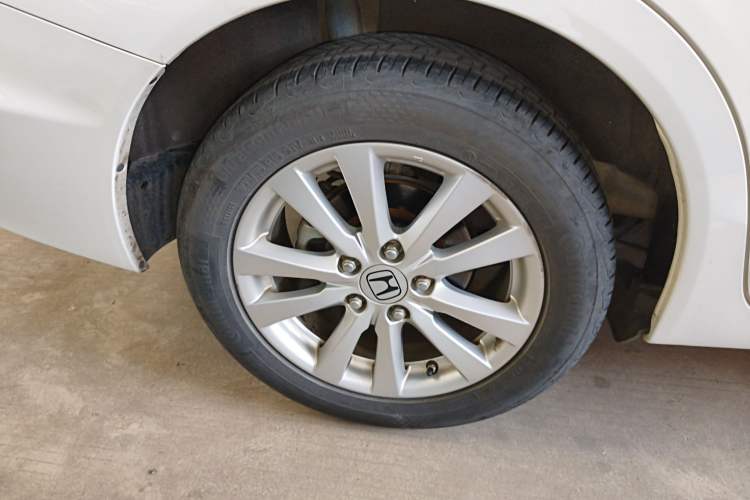 Used Honda Civic 2014 1.8L automatic comfort version Exterior 5
