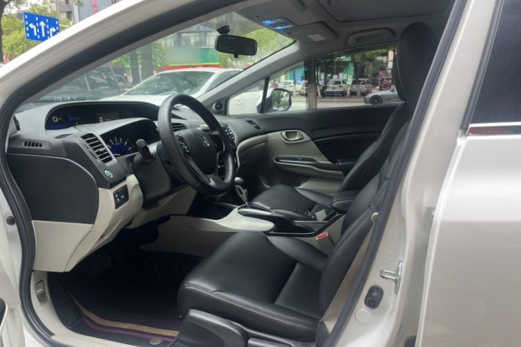 Used Honda Civic 2014 1.8L automatic comfort version Exterior 8