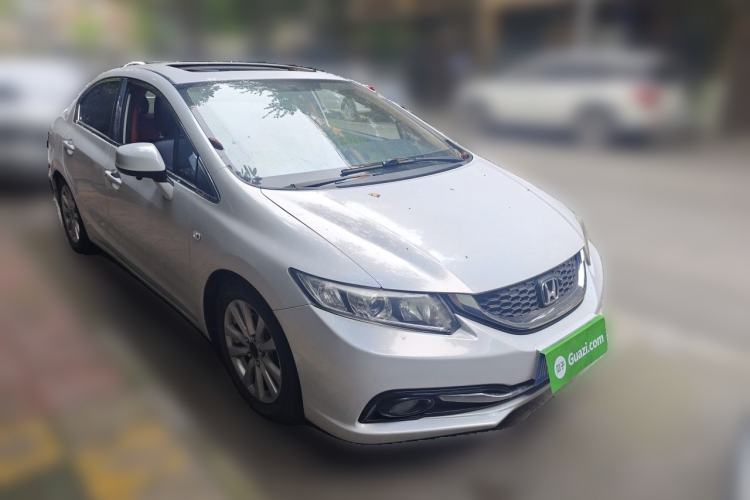 Used Honda Civic 2014 1.8L automatic comfort version Front Right 45 Deg