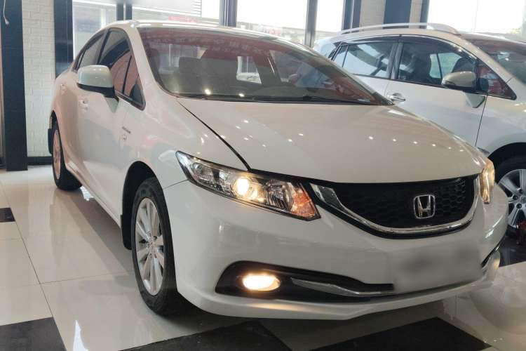Used Honda Civic 2014 1.8L Automatic Classic Edition Front Right 45 Deg