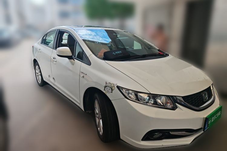 Used Honda Civic 2014 1.8L automatic comfort version Front Right 45 Deg