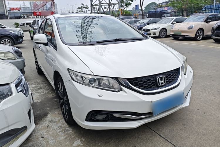 Used Honda Civic 2014 1.8L automatic luxury edition Front Right 45 Deg