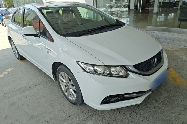 Used Honda Civic 2014 1.8L automatic comfort version Front Right 45 Deg