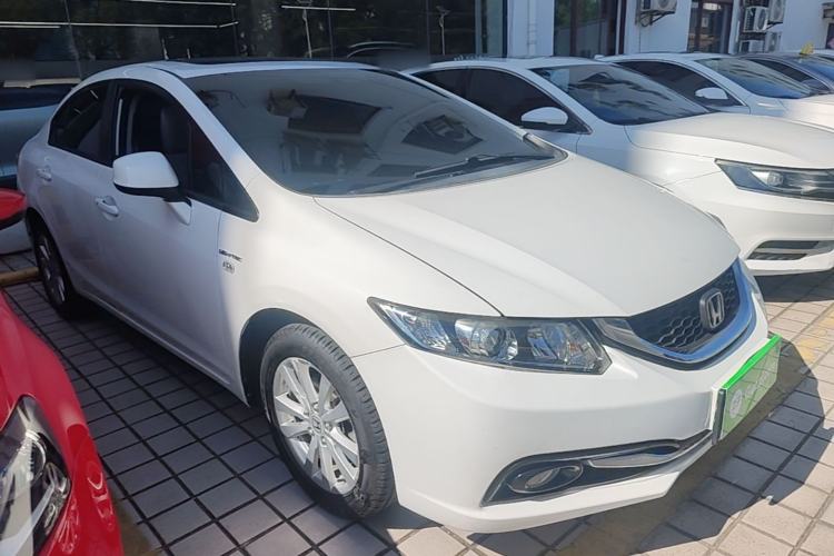 Used Honda Civic 2014 1.8L automatic comfort version Front Right 45 Deg