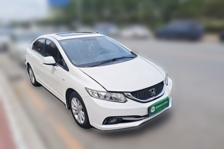 Used Honda Civic 2014 1.8L automatic comfort version Front Right 45 Deg