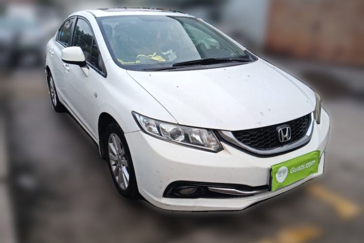 Used Honda Civic 2014 1.8L automatic comfort version Front Right 45 Deg