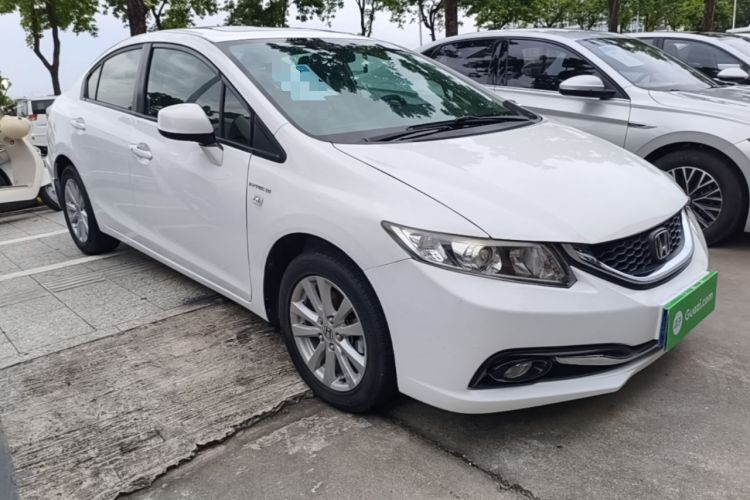 Used Honda Civic 2014 1.8L automatic comfort version Front Right 45 Deg