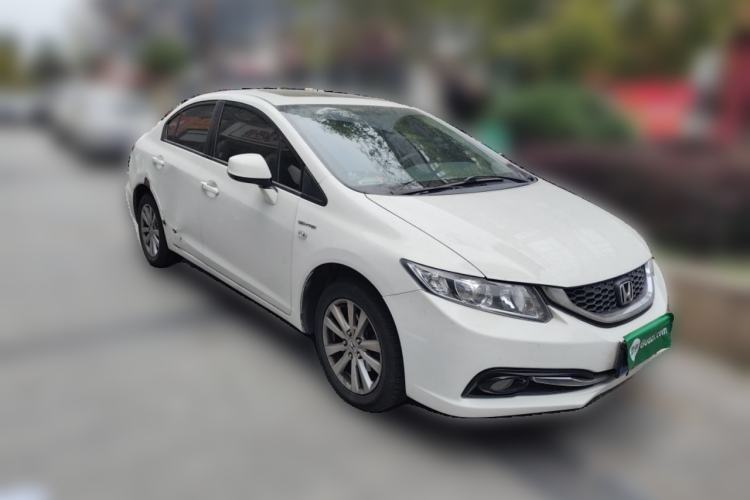 Used Honda Civic 2014 1.8L automatic comfort version Front Right 45 Deg