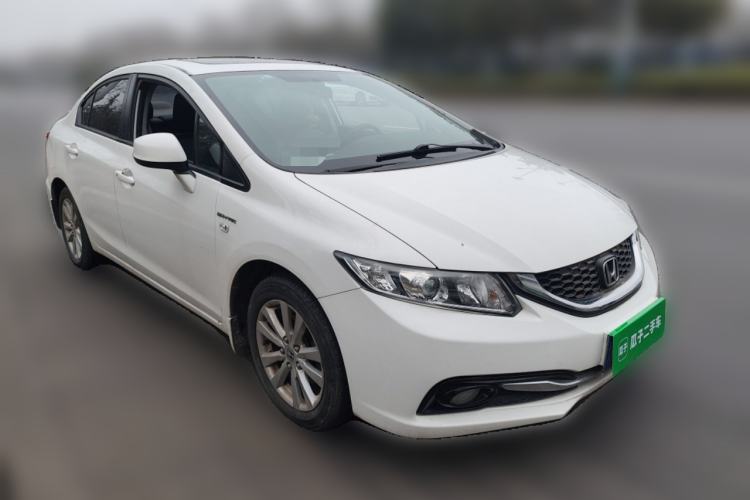 Used Honda Civic 2014 1.8L automatic comfort version Front Right 45 Deg