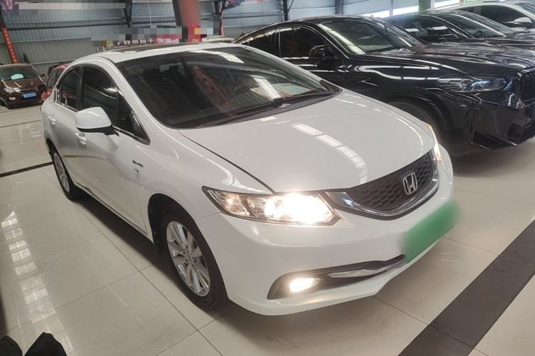 Used Honda Civic 2014 1.8L automatic comfort version Front Right 45 Deg