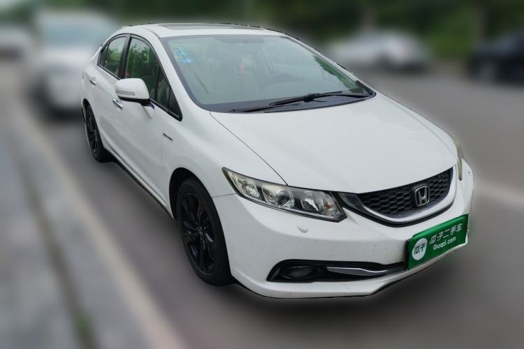 Used Honda Civic 2014 1.8L automatic luxury edition Front Right 45 Deg