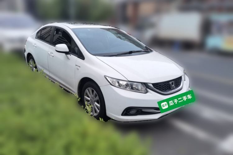 Used Honda Civic 2014 1.8L manual Comfort version Front Right 45 Deg