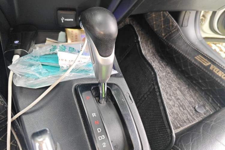 Used Honda Civic 2014 1.8L automatic luxury edition Gear Lever