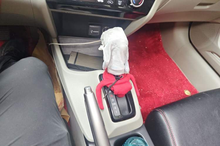 Used Honda Civic 2014 1.8L automatic comfort version Gear Lever