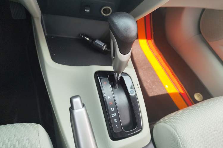 Used Honda Civic 2014 1.8L Automatic Classic Edition Gear Lever