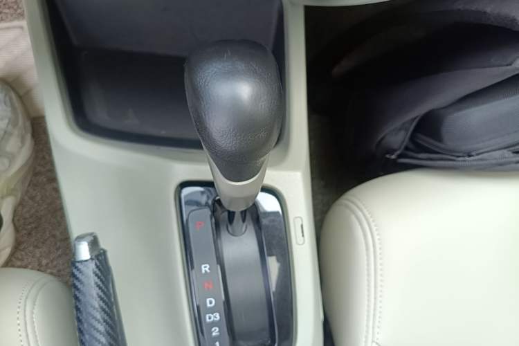 Used Honda Civic 2014 1.8L automatic comfort version Gear Lever