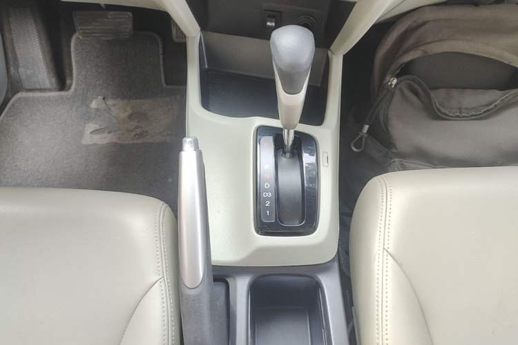 Used Honda Civic 2014 1.8L Automatic Classic Edition Gear Lever