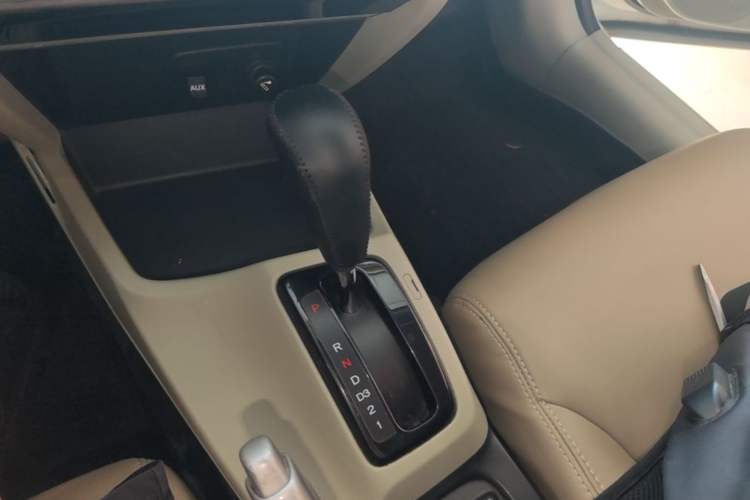 Used Honda Civic 2014 1.8L Automatic Classic Edition Gear Lever