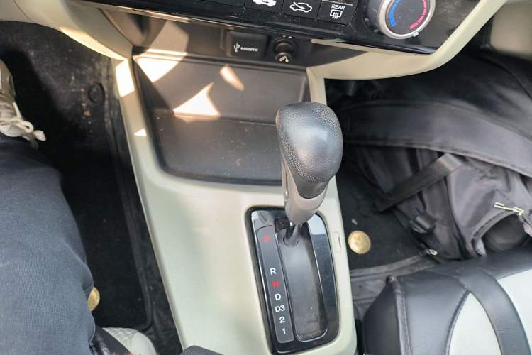 Used Honda Civic 2014 1.8L automatic comfort version Gear Lever