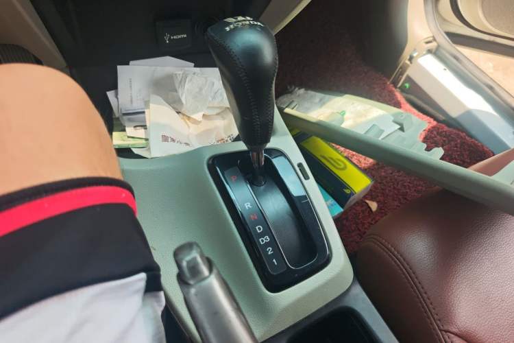 Used Honda Civic 2014 1.8L automatic comfort version Gear Lever