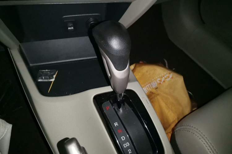 Used Honda Civic 2014 1.8L Automatic Classic Edition Gear Lever