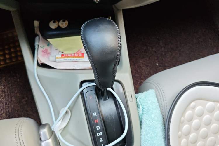 Used Honda Civic 2014 1.8L Automatic Classic Edition Gear Lever