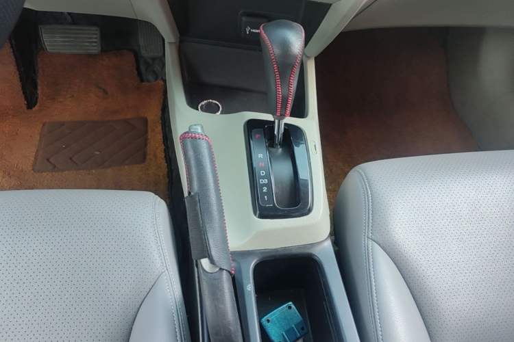 Used Honda Civic 2014 1.8L automatic comfort version Gear Lever