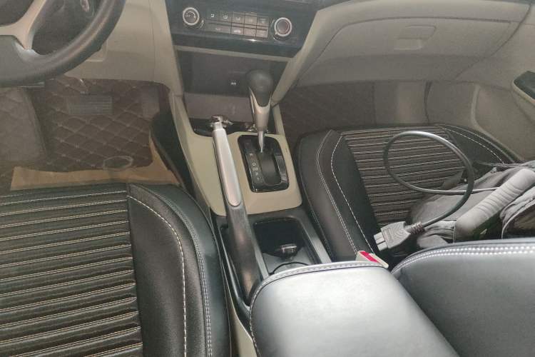 Used Honda Civic 2014 1.8L Automatic Classic Edition Gear Lever
