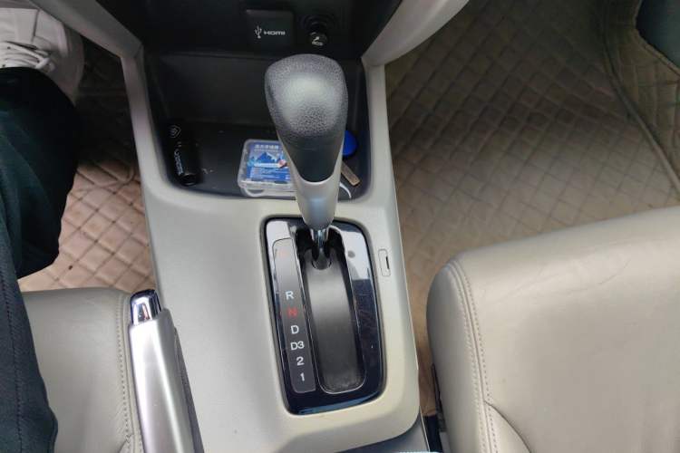 Used Honda Civic 2014 1.8L automatic luxury edition Gear Lever