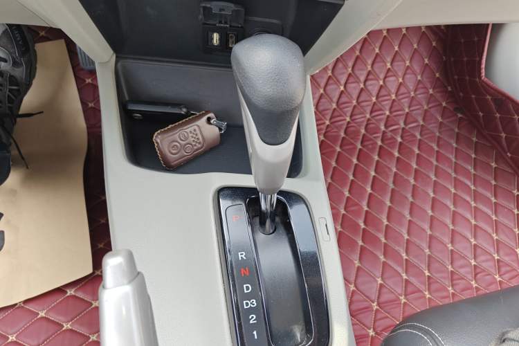 Used Honda Civic 2014 1.8L automatic comfort version Gear Lever