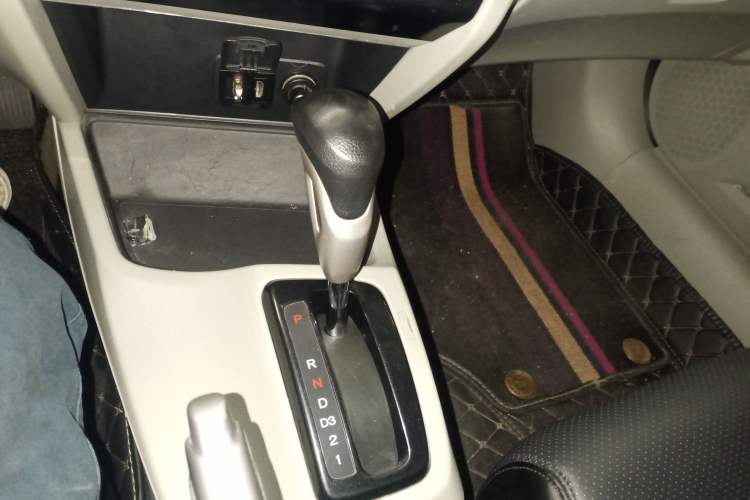 Used Honda Civic 2014 1.8L automatic comfort version Gear Lever
