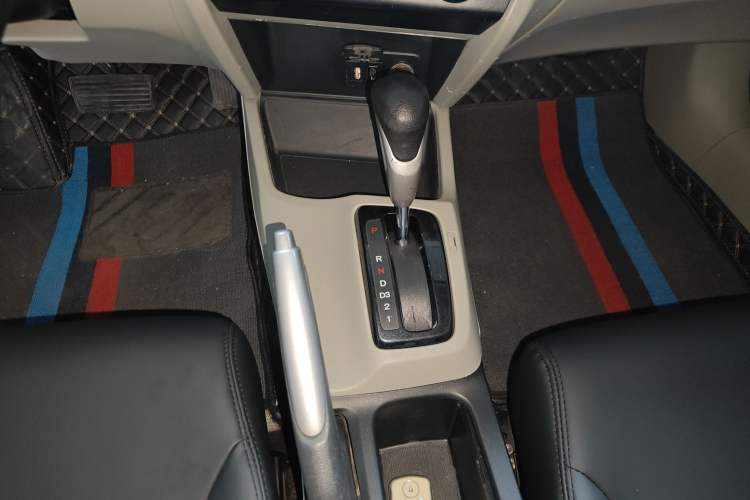 Used Honda Civic 2014 1.8L automatic comfort version Gear Lever