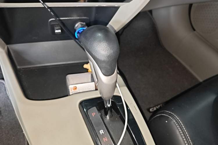 Used Honda Civic 2014 1.8L Automatic Classic Edition Gear Lever