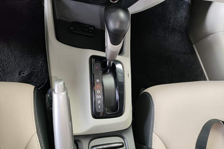 Used Honda Civic 2014 1.8L automatic comfort version Gear Lever