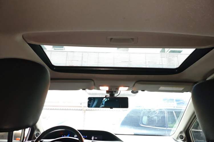 Used Honda Civic 2014 1.8L automatic luxury edition Headliner