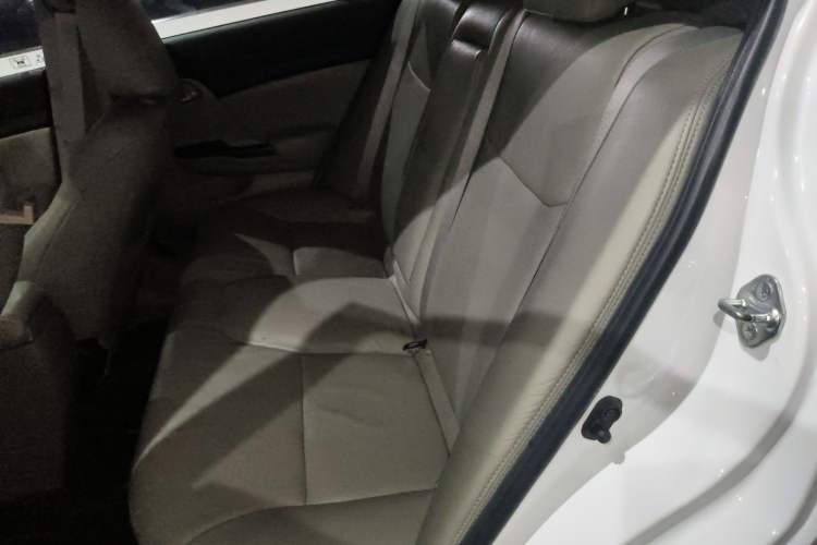 Used Honda Civic 2014 1.8L automatic comfort version Interior 1