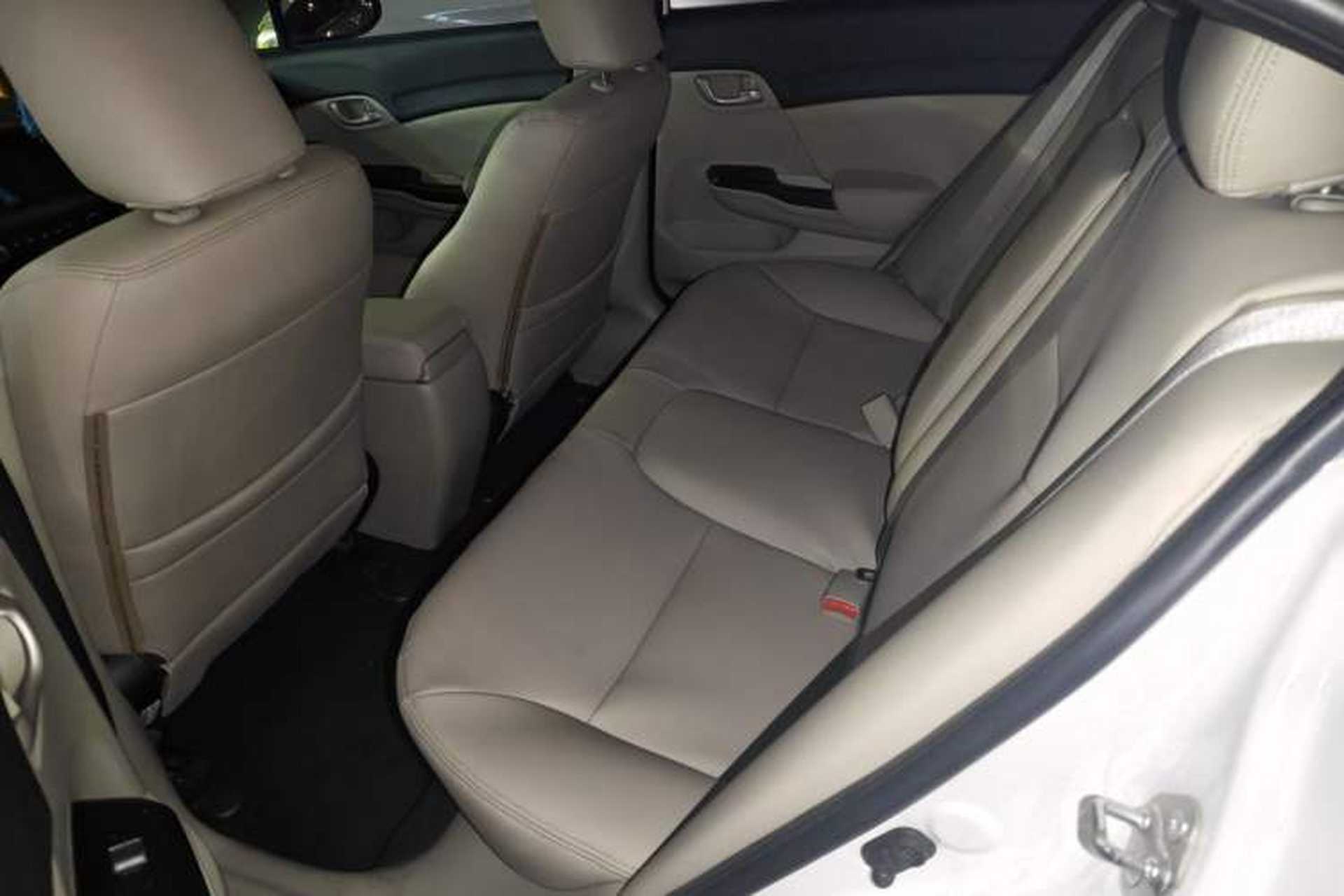 Used Honda Civic 2014 1.8L automatic comfort version Interior 2