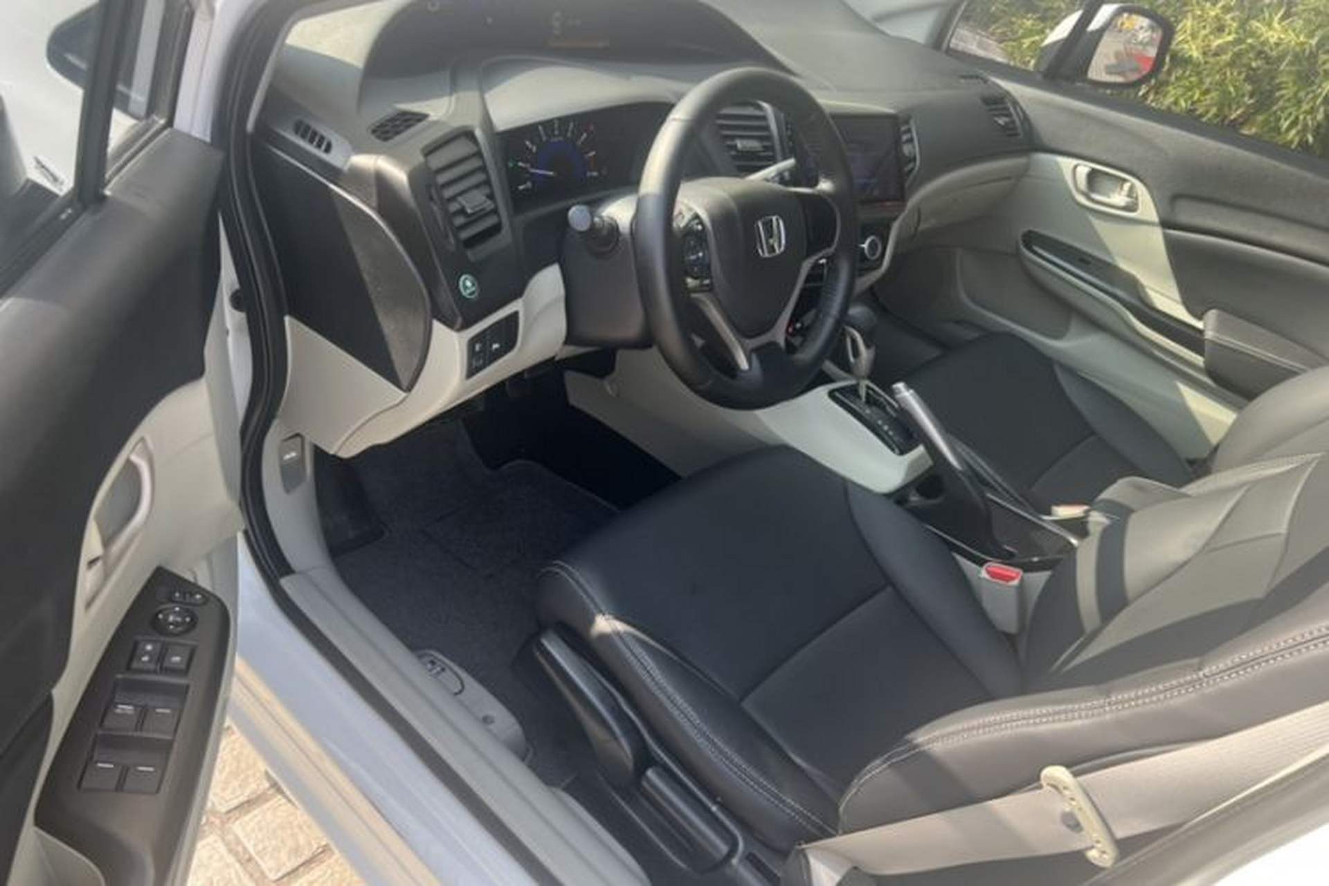 Used Honda Civic 2014 1.8L Automatic Classic Edition Interior 3