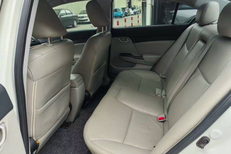 Used Honda Civic 2014 1.8L Automatic Classic Edition Interior 3