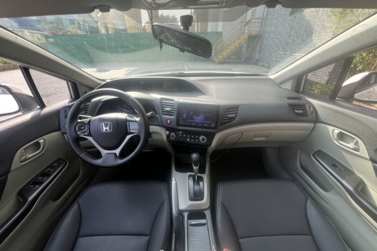 Used Honda Civic 2014 1.8L Automatic Classic Edition Interior 8