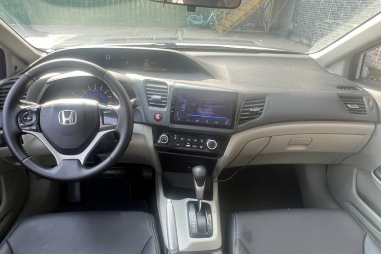 Used Honda Civic 2014 1.8L Automatic Classic Edition Interior 9